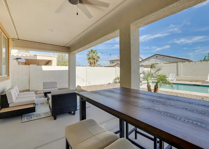 Holiday home Pool, Fire Pit: Luxe Family In Goodyear
